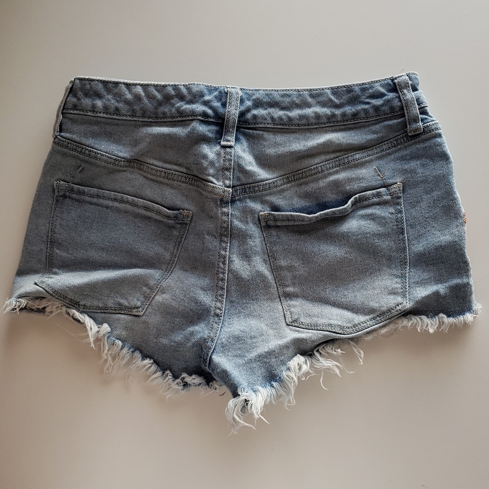 2/$14 or 1/$10 MOSSIMO DENIM HIGH RISE SHORT - Picture 2 of 5